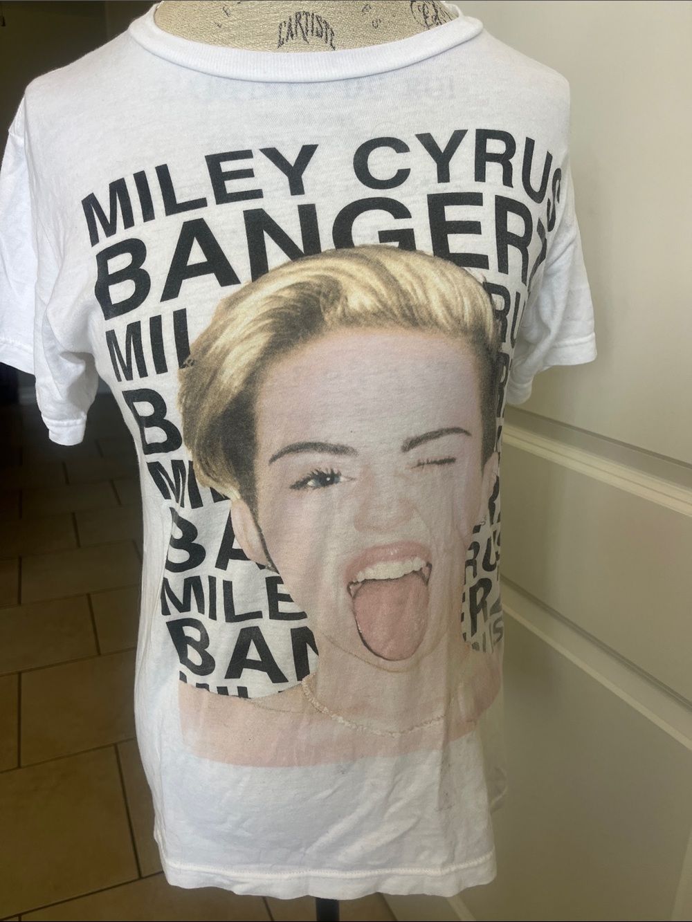 Miley Cyrus Bangerz Tour 2014 concert 100% cotton T-shirt size small